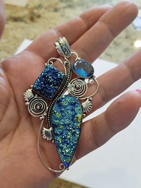 Blue Druzy Teardrop & Crystal Pendant Necklace Strinking Shades Of Blue!